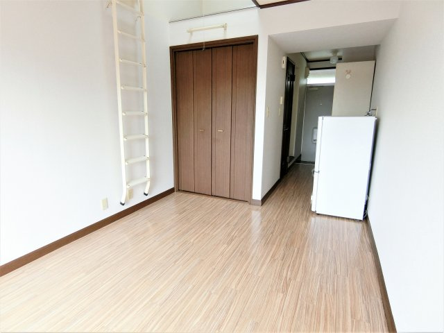 スカイコート求名の洋室