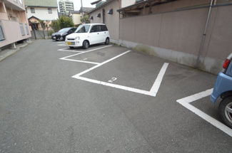 【駐車場】