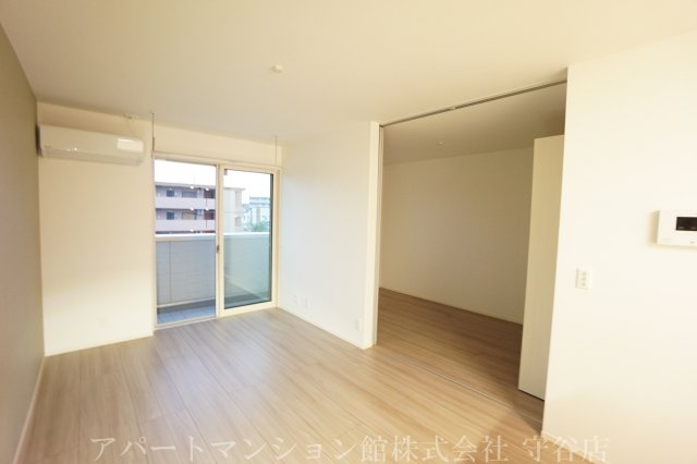 T's-roomの洋室