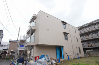 【外観】 | 周囲の環境で存在感を放つ建物です