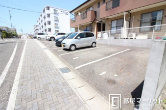 【駐車場】