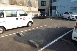 【駐車場】 | 平成第2ビル | 駐車場があるので、車を買う予定の方も安心です