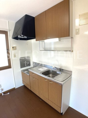 【キッチン】 | メゾン・ド・プルメリアＡ | コンパクトなキッチンで掃除もラクラク