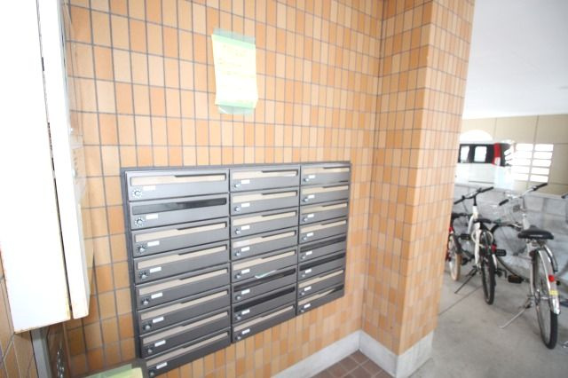 楽住庵のエントランス|ゆとりのあるエントランスです