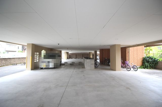 楽住庵の駐車場|駐車場があるので、車を買う予定の方も安心です