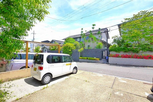 ピュアコート相楽台Ⅰ・Ⅱの駐車場|お車はこちらにどうぞ。