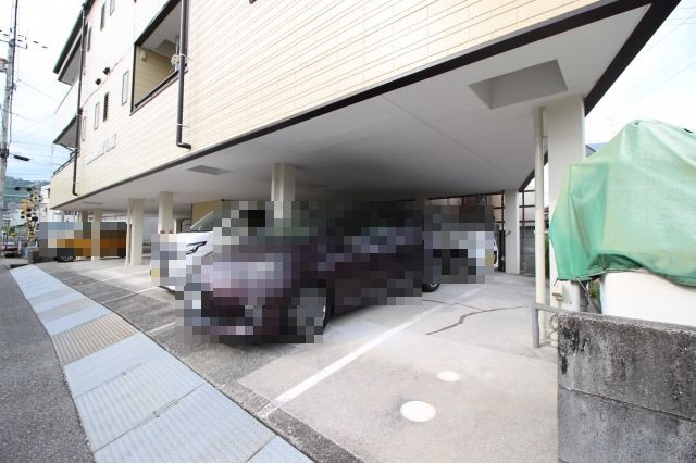 メイソン・アユミの駐車場|駐車場に車を止められます