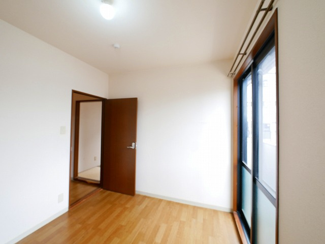 リバーパークの洋室|落ち着いた色調の洋室です