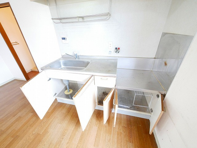 リバーパークのキッチン|収納も多いキッチンです