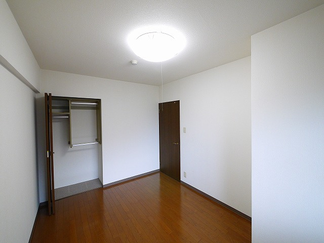 ライオンズマンション富雄Dの洋室|明るい洋室です