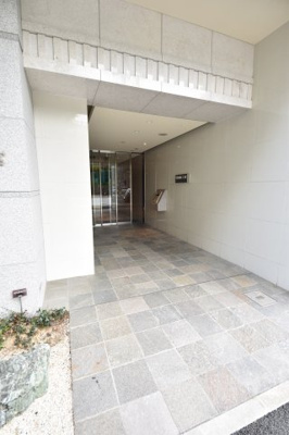 【エントランス】 |  L・Isobe三宮