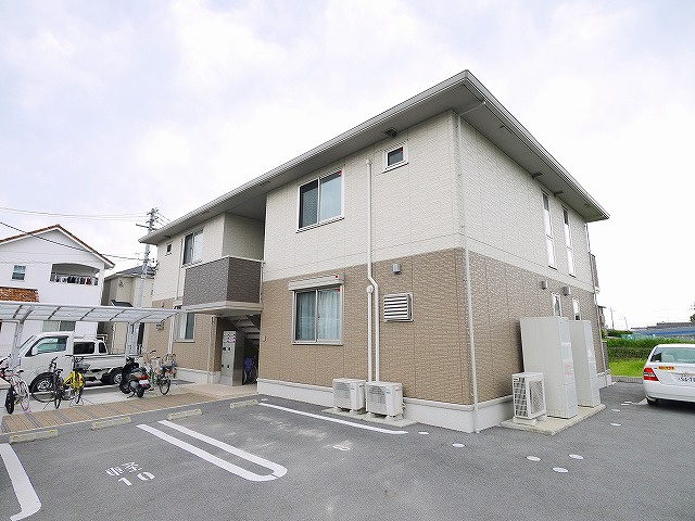 グランエストの外観|建設中の外観です
