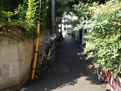 【周辺】 | 根岸マンション | 根岸マンション　物件前　言問通りから1本中に入った場所にあり静かな環境です