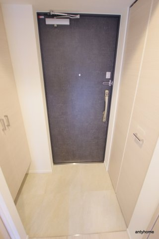 サムティ夕凪ルクサス　仲介手数料無料の玄関