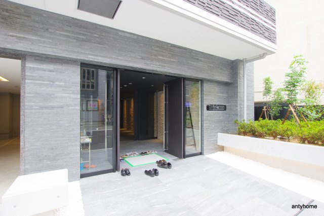 サムティ夕凪ルクサス　仲介手数料無料のエントランス