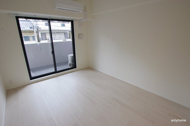 サムティ夕凪ルクサス　仲介手数料無料の居間・リビング