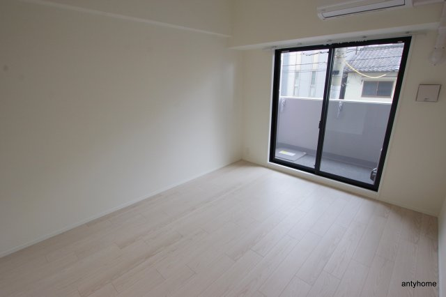 サムティ夕凪ルクサス　仲介手数料無料の居間・リビング