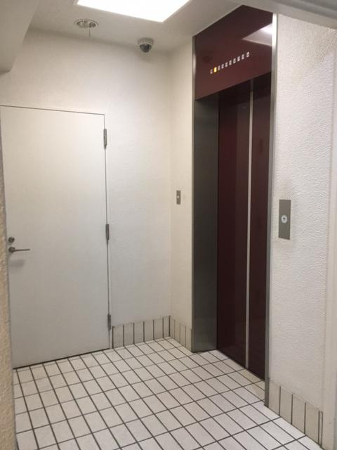 神田坂田ビルのエントランス