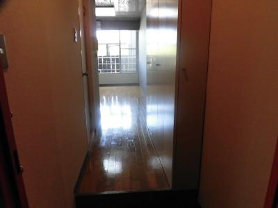 グランデ西京極の内装|玄関から～