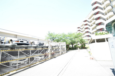 【駐車場】 | 藤和箕面ホームズA棟 | 駐車場です。