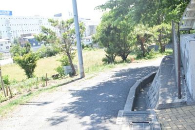 【周辺】 | 藤和箕面ホームズA棟 | 周辺は緑豊かで落ち着いた環境です。