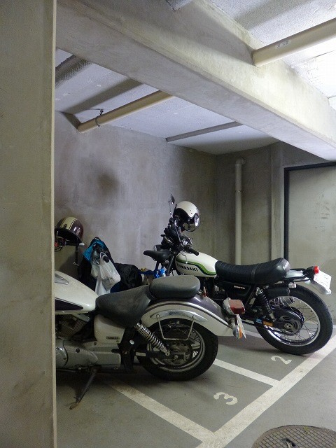 エスティメゾン浅草駒形の設備|バイク置き場