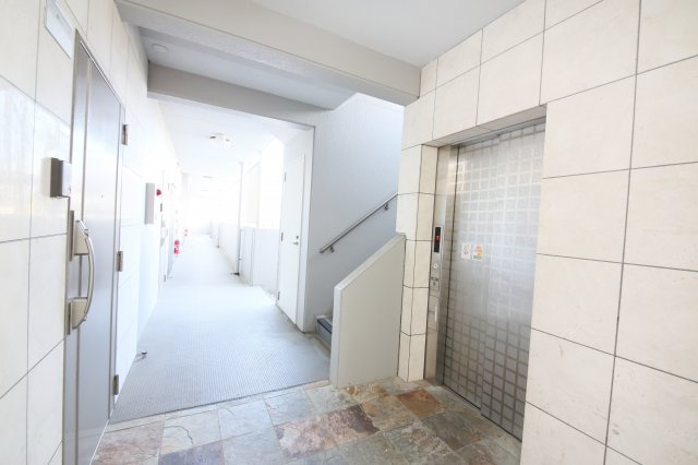 セントフィールド Houjiのロビー