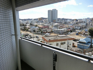 【展望】 | バルコニーは南西向きで風通し良好♪周りに視界を遮る建物がないので景色がよく見渡せます！