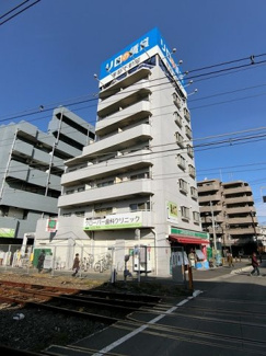 【外観】 | 小田急小田原線・南武線「登戸」駅より徒歩3分の好立地！「向ヶ丘遊園」駅からも徒歩7分！スーパーやコンビニが近くて便利な住環境です☆