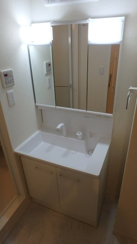ソルテ東加古川駅前の独立洗面台