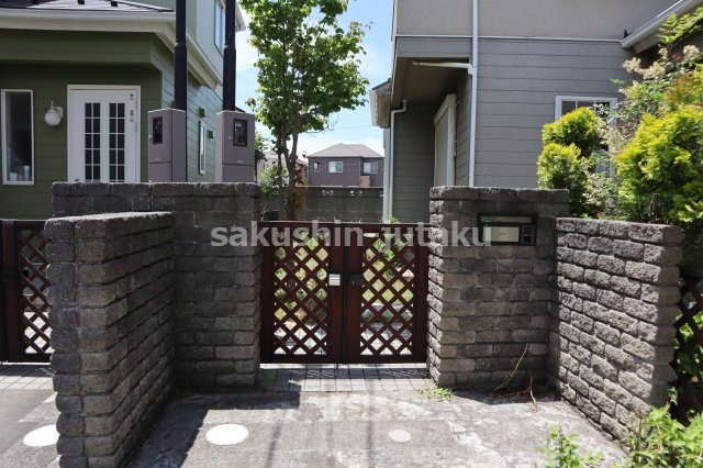 幕張町６丁目　中古戸建　平成８年建築の外観|門扉