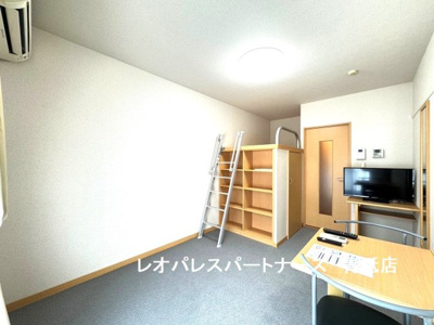 【居間・リビング】 | ネクシアⅡ | 1Fはフローリング、2F以上はカーペットです。