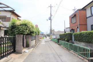 【前面道路含む現地写真】