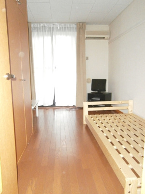 【居間・リビング】 | ミレニアム | ※ベットはついておりません・2階はカーペットです。