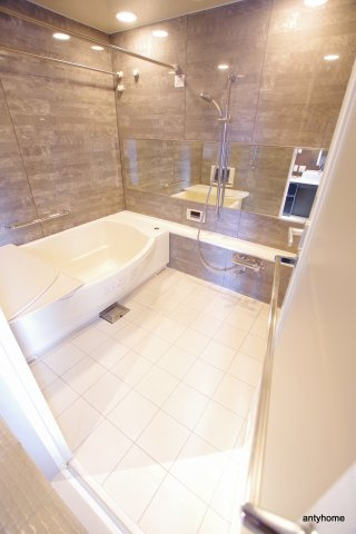 WOB西梅田　仲介手数料無料の浴室