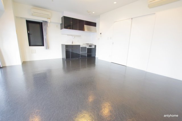 WOB西梅田　仲介手数料無料の居間・リビング