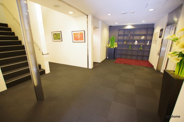 WOB西梅田　仲介手数料無料のロビー