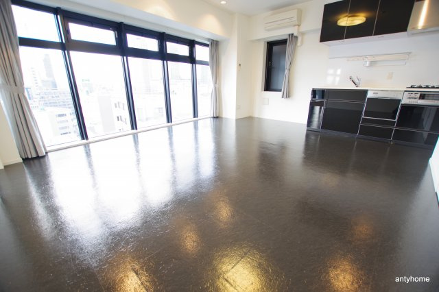 WOB西梅田　仲介手数料無料の居間・リビング