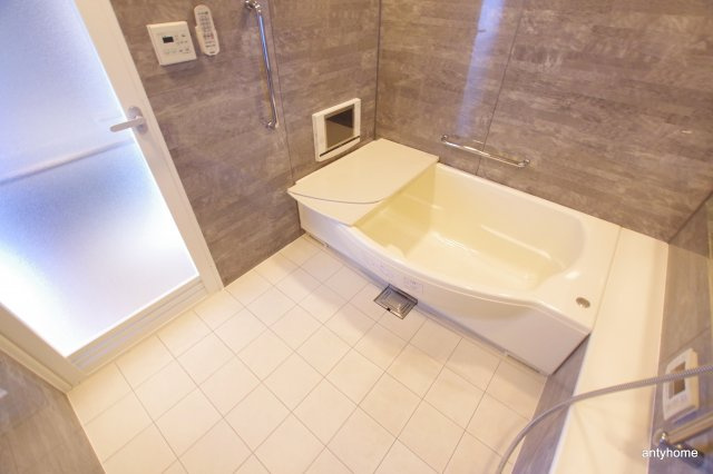 WOB西梅田　仲介手数料無料の浴室