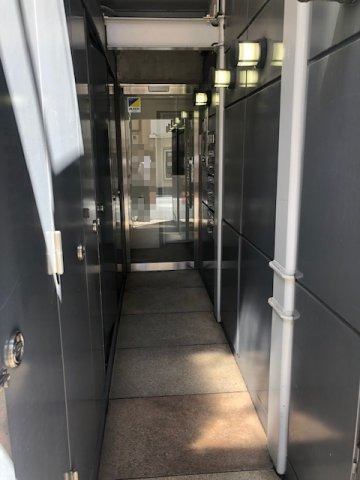 港区麻布十番２丁目の店舗事務所のエントランス