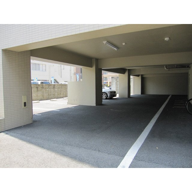 熊本市中央区水前寺３丁目の賃貸マンションの駐車場