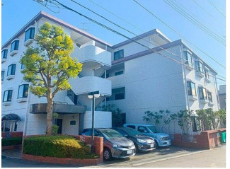 【外観】 | 閑静な住宅街に立地の落ち着いた雰囲気がある現地外観です。安心のオートロックセキュリティ付きとなります。 