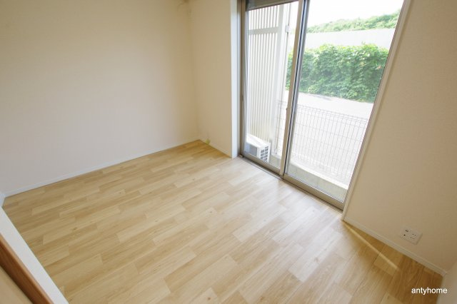 リヴァーHONJYO　仲介手数料無料の居間・リビング