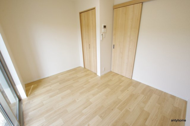 リヴァーHONJYO　仲介手数料無料の洋室