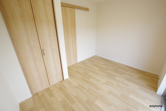 リヴァーHONJYO　仲介手数料無料の寝室