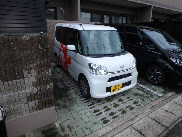 ライオンズヒルズ半田白山町壱番館の駐車場