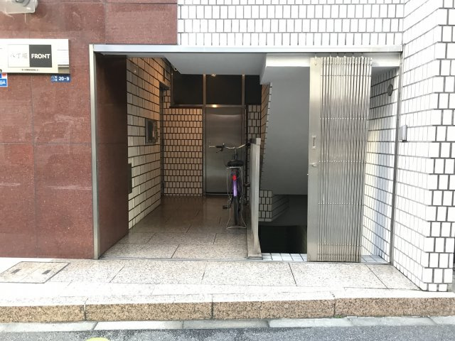 八丁堀FRONTの外観