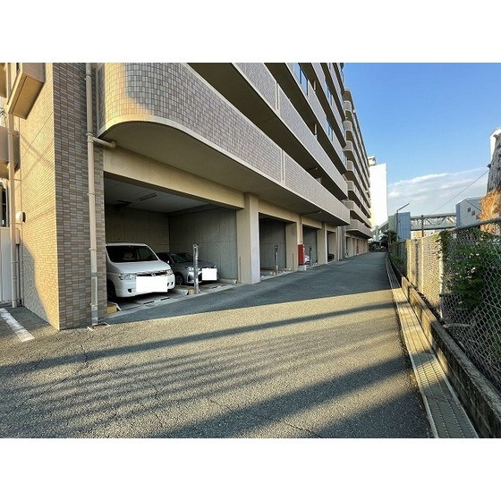 熊本市中央区水前寺１丁目の賃貸マンションの駐車場