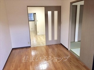 広島市安佐北区三入３丁目のアパートの寝室