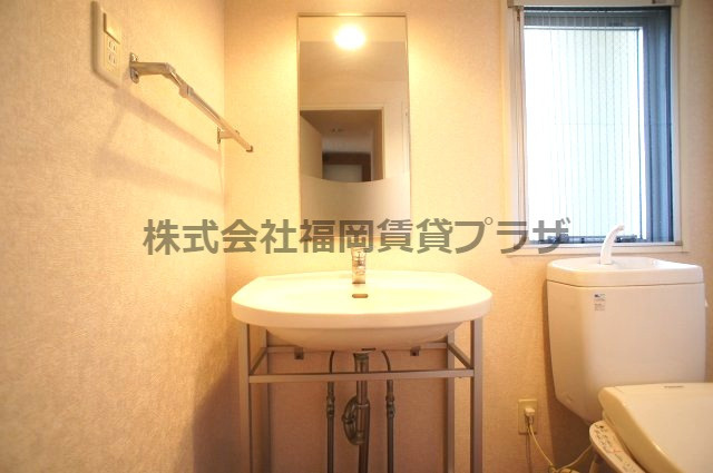 サヴォイバンヤンツリー　6階の独立洗面台|別号室のものです。現状優先になります。